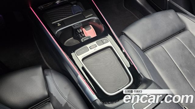 Mercedes-Benz GLB-Class 2024 — photo 27