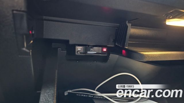 Mercedes-Benz GLB-Class 2024 — photo 28