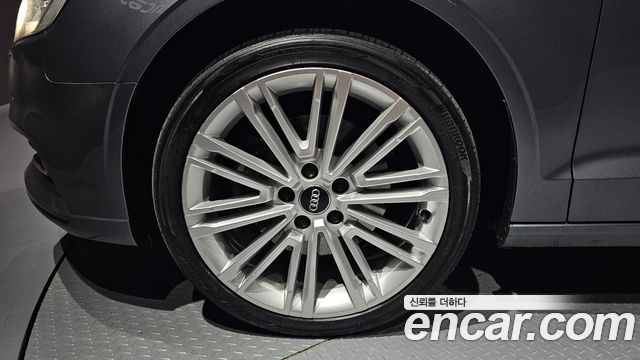 Audi A3 2018 — photo 5