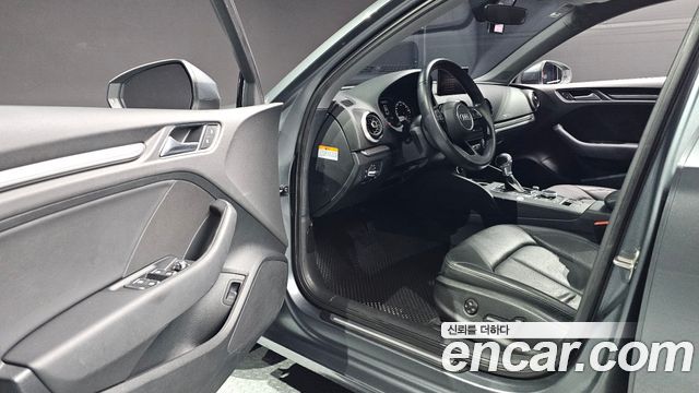 Audi A3 2018 — photo 10