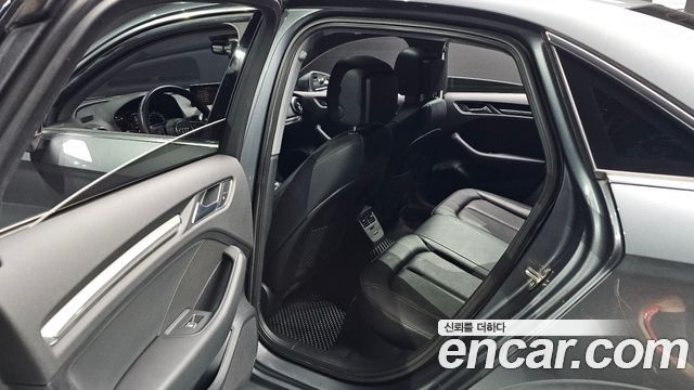 Audi A3 2018 — photo 12