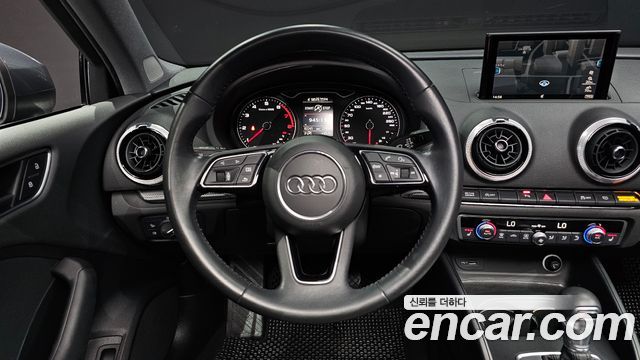 Audi A3 2018 — photo 13