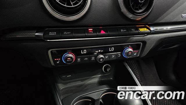 Audi A3 2018 — photo 18
