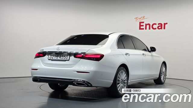 Mercedes-Benz E-Class 2021 — photo 2