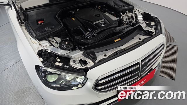 Mercedes-Benz E-Class 2021 — photo 6