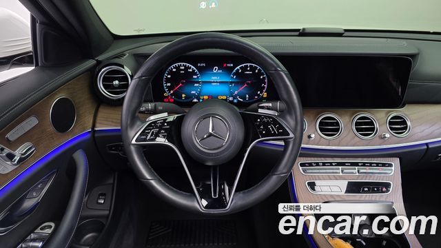Mercedes-Benz E-Class 2021 — photo 13