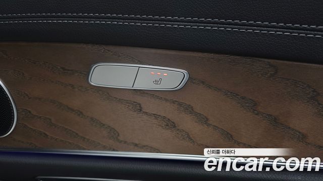 Mercedes-Benz E-Class 2021 — photo 18