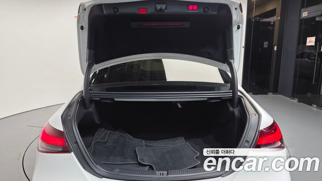 Mercedes-Benz E-Class 2021 — photo 20
