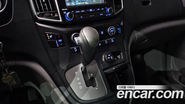 Hyundai Starex 2019 — photo 12
