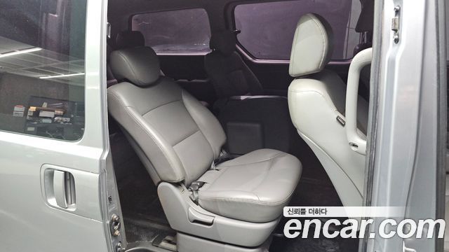 Hyundai Starex 2019 — photo 17