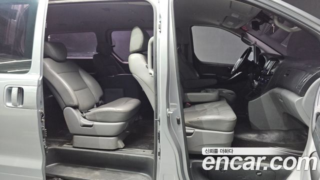 Hyundai Starex 2019 — photo 18