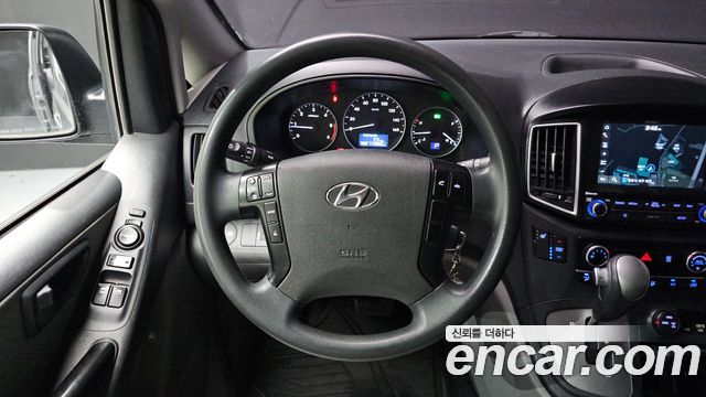 Hyundai Starex 2019 — photo 19