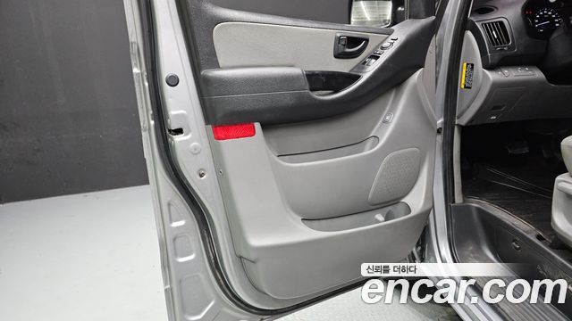 Hyundai Starex 2019 — photo 15