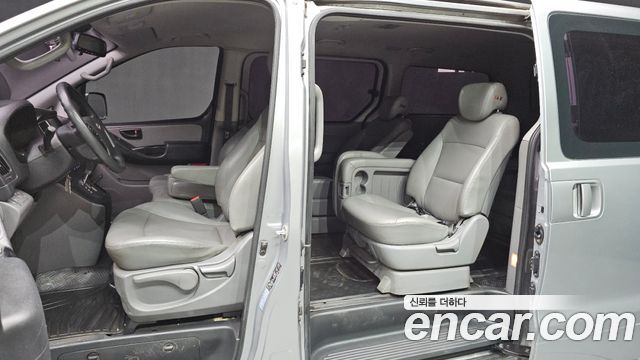 Hyundai Starex 2019 — photo 16