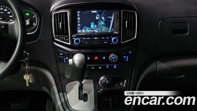 Hyundai Starex 2019 — photo 28