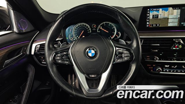 BMW 5-Series 2017 — photo 13