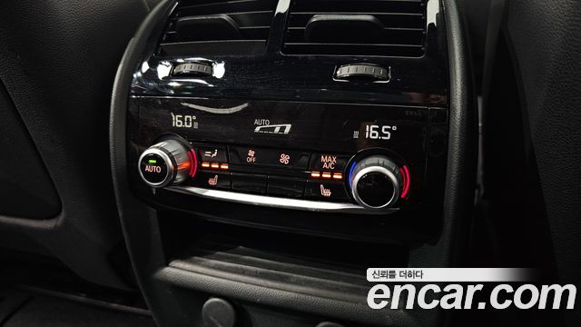BMW 5-Series 2017 — photo 18