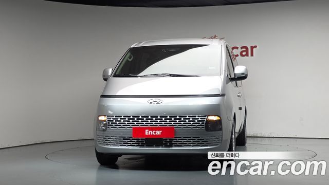 Hyundai Staria 2023 — photo 3
