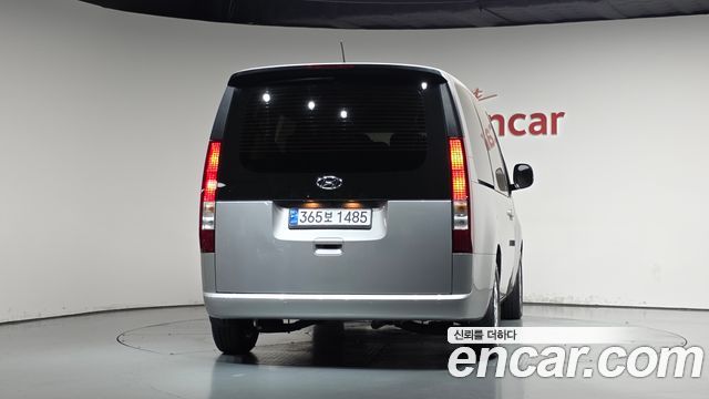Hyundai Staria 2023 — photo 4