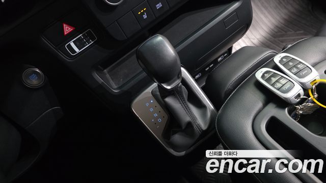 Hyundai Staria 2023 — photo 12