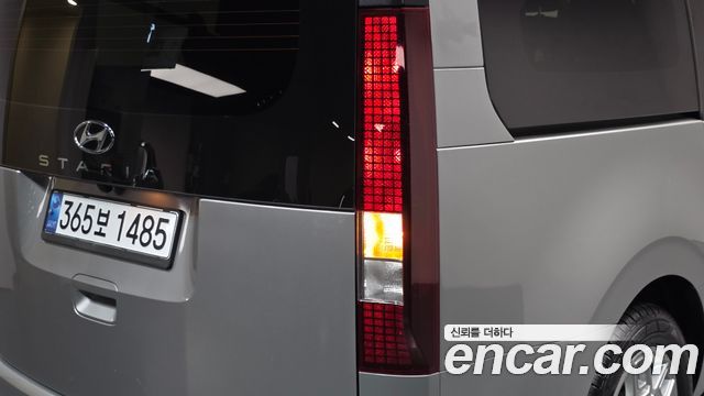 Hyundai Staria 2023 — photo 9