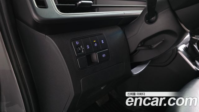 Hyundai Staria 2023 — photo 28
