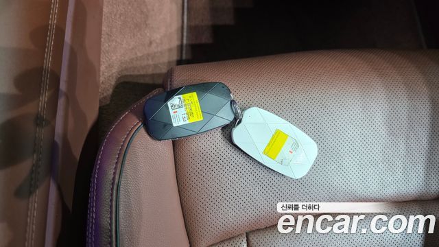 Genesis G90 2022 — photo 22