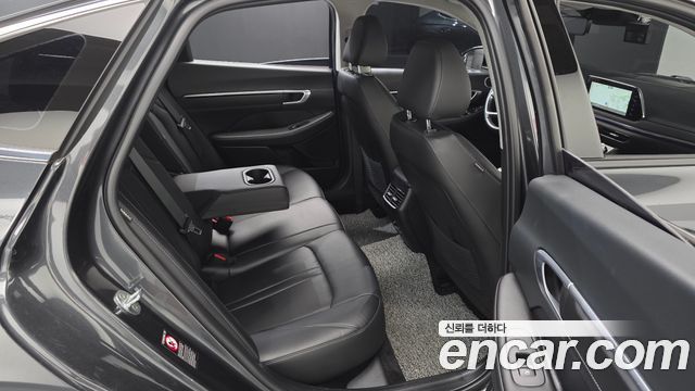 Hyundai Sonata 2022 — photo 11