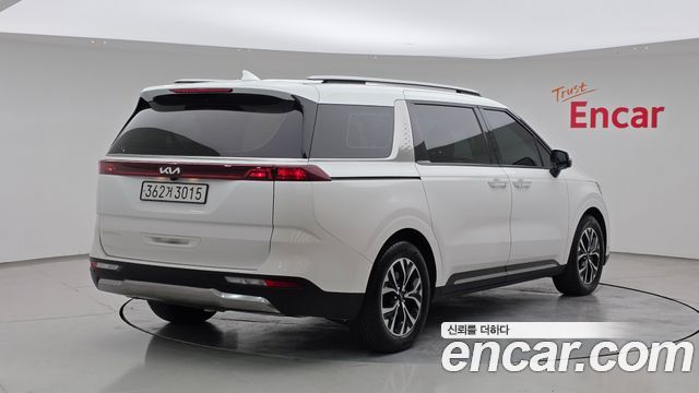 Kia Canival 2023 — photo 2