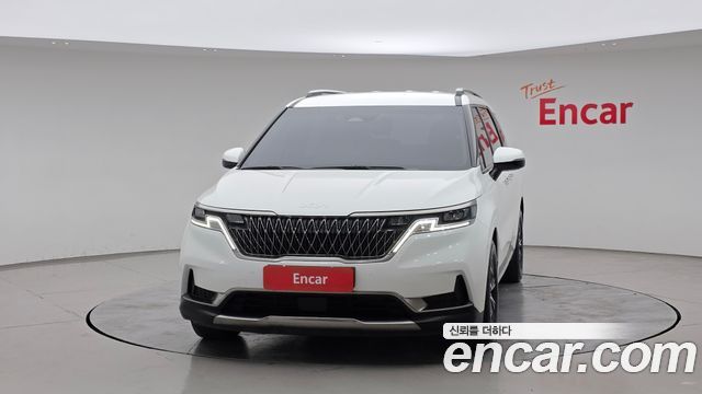 Kia Canival 2023 — photo 3