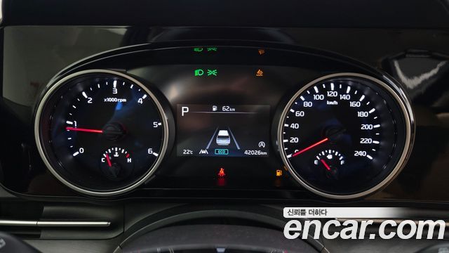 Kia Canival 2023 — photo 8