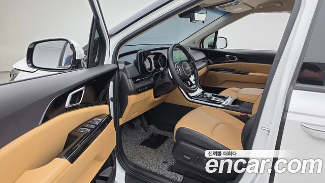 Kia Canival 2023 — photo 10