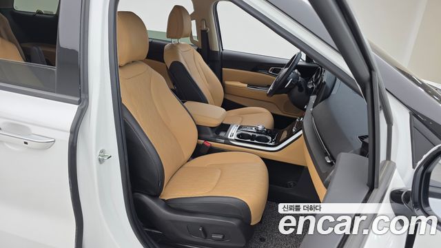 Kia Canival 2023 — photo 11