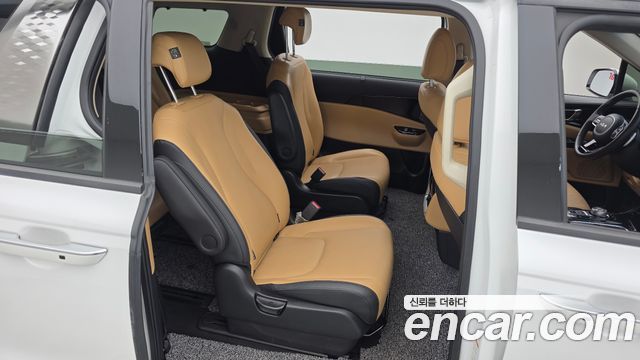 Kia Canival 2023 — photo 12