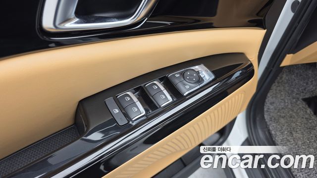 Kia Canival 2023 — photo 18