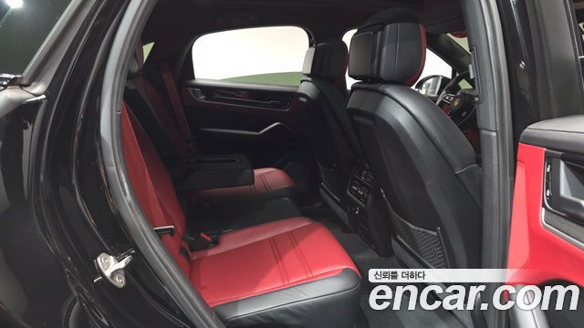 Porsche Cayenne 2024 — photo 18