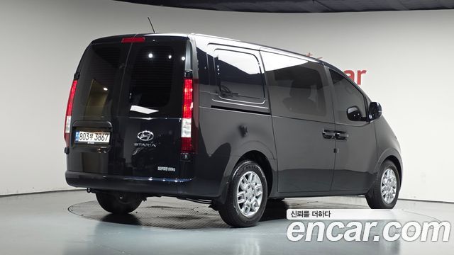Hyundai Staria 2022 — photo 2