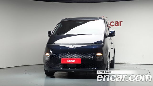 Hyundai Staria 2022 — photo 3