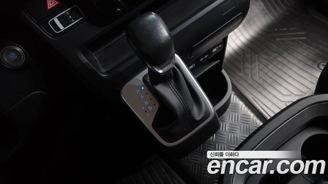 Hyundai Staria 2022 — photo 12