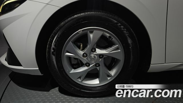 Hyundai AVANTE 2021 — photo 5