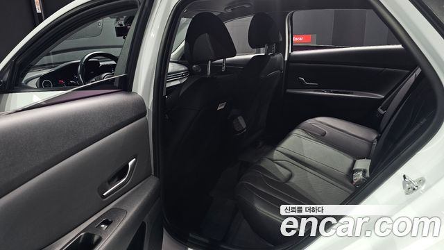 Hyundai AVANTE 2021 — photo 18