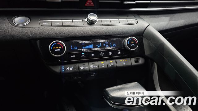 Hyundai AVANTE 2021 — photo 25