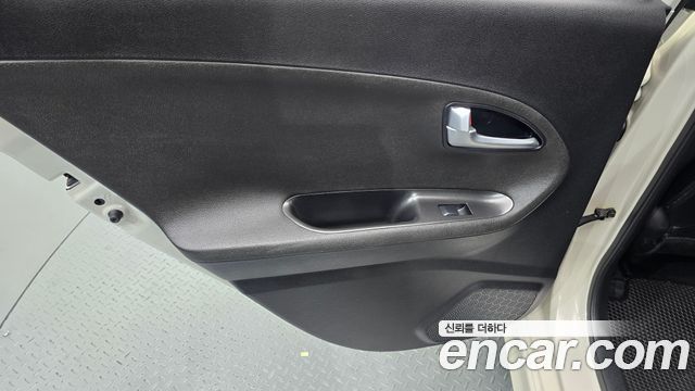 Kia morning 2012 — photo 15
