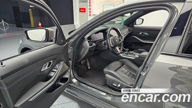 BMW 3-Series 2021 — photo 10