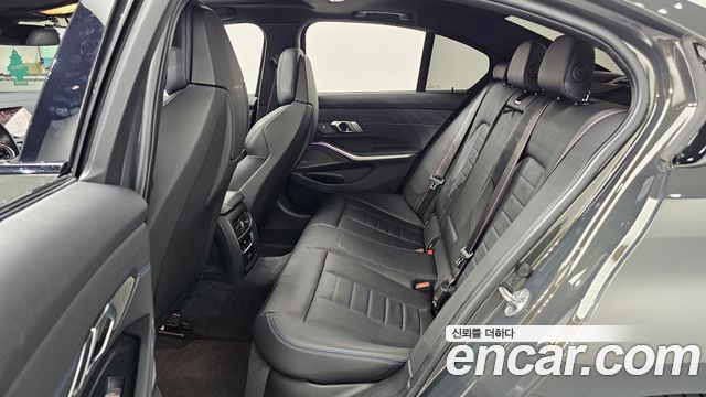 BMW 3-Series 2021 — photo 11