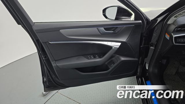 Audi A6 2021 — photo 14