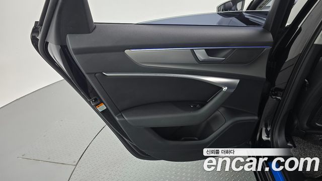 Audi A6 2021 — photo 15