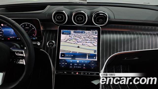 Mercedes-Benz GLC-Class 2024 — photo 19