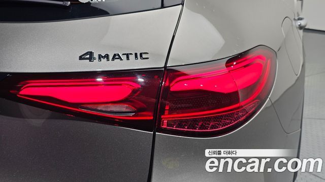 Mercedes-Benz GLC-Class 2024 — photo 9