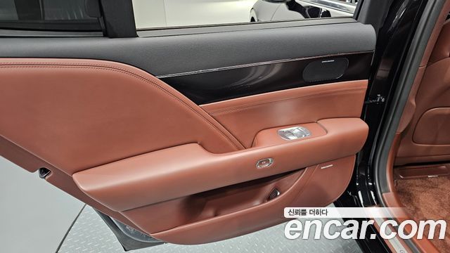 Genesis G90 2023 — photo 15